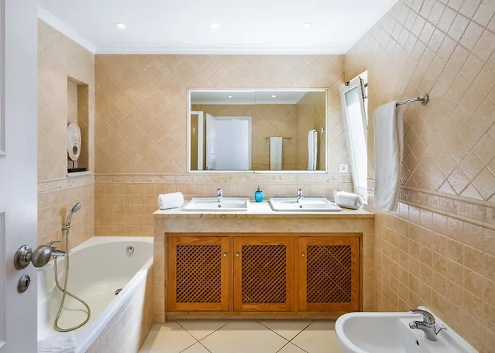 别墅 Carlos 楼尔